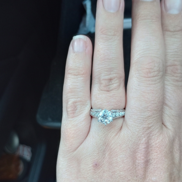 2.68carat DIAMOND ENGAGEMENT RING (Lab grown) size 8 - Picture 3 of 7